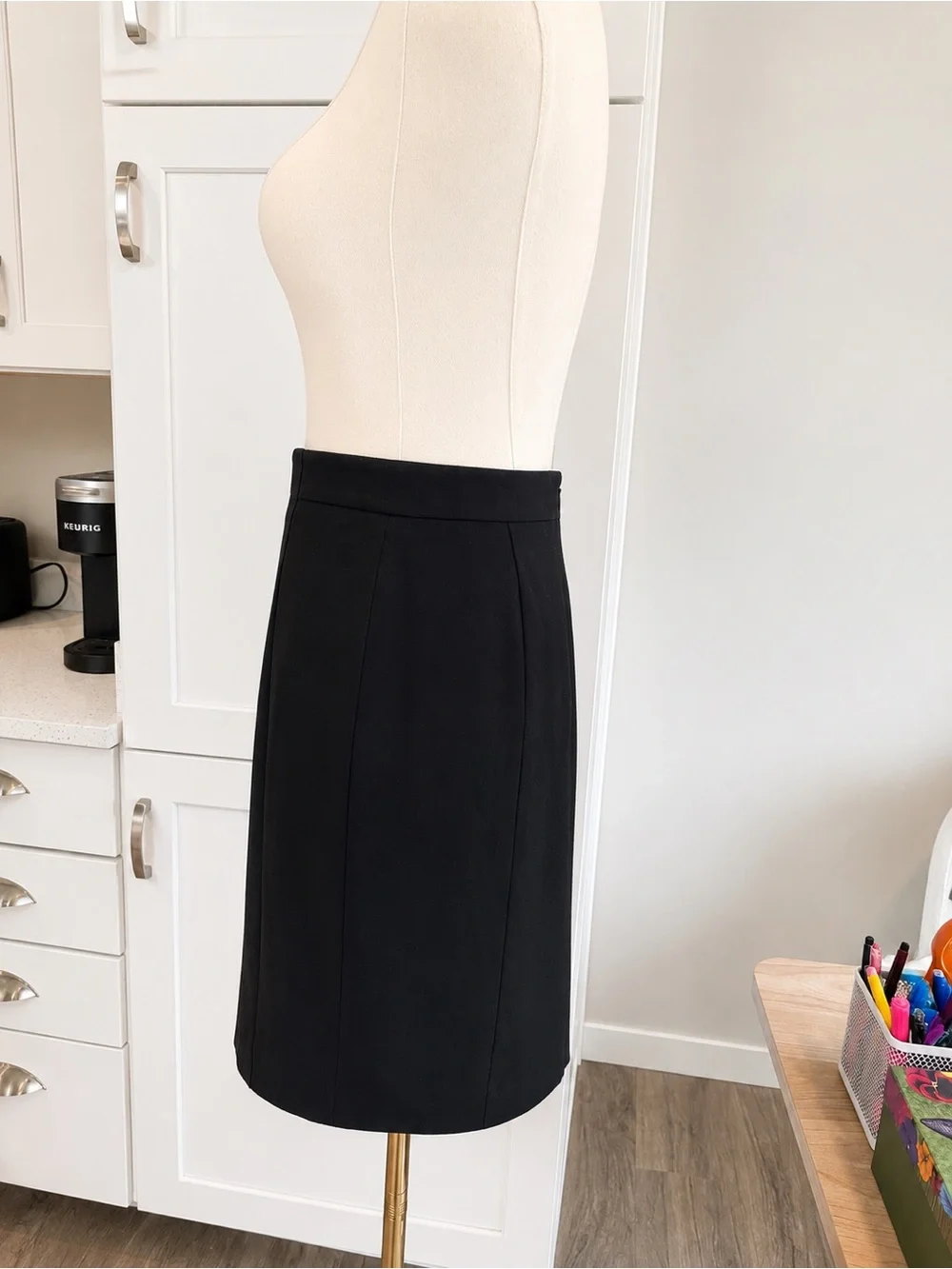 Ann Taylor Navy Pencil Skirt 2 Career Office Business Stretch Lined Classic
